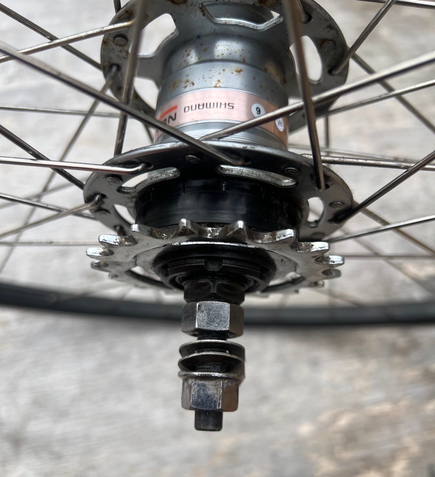 bike wheel rear shimano IMG_9068